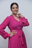 Sri Mukhi Pics